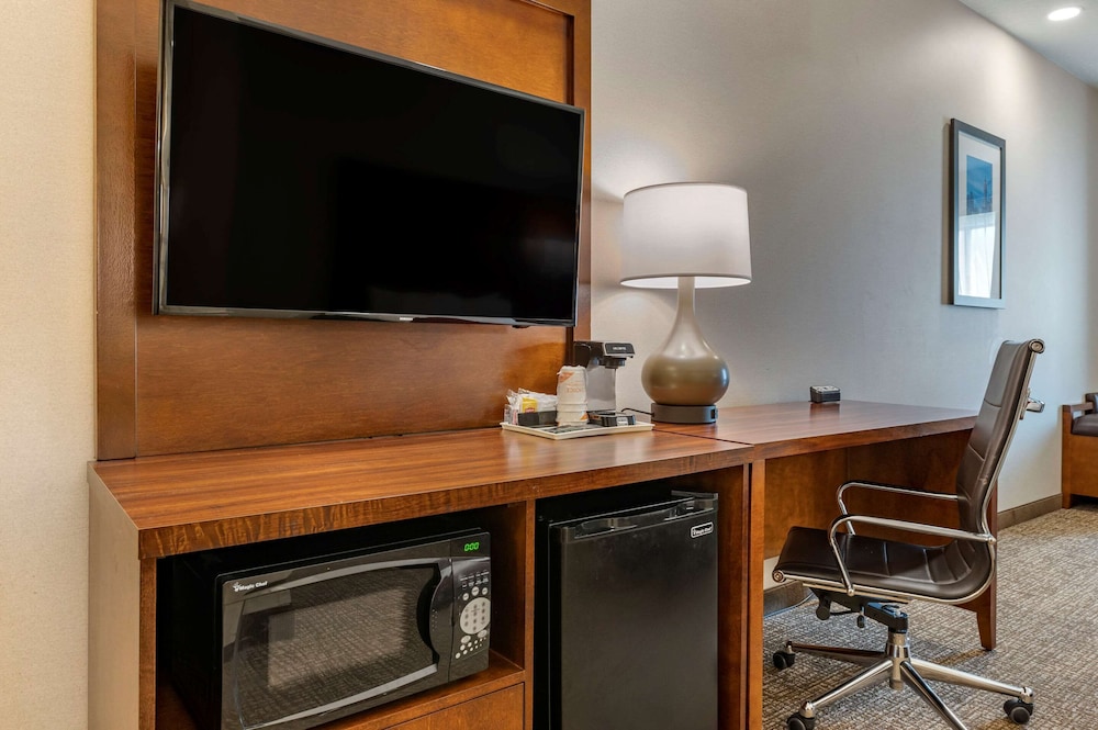 Comfort Suites Columbus Airport 35/43