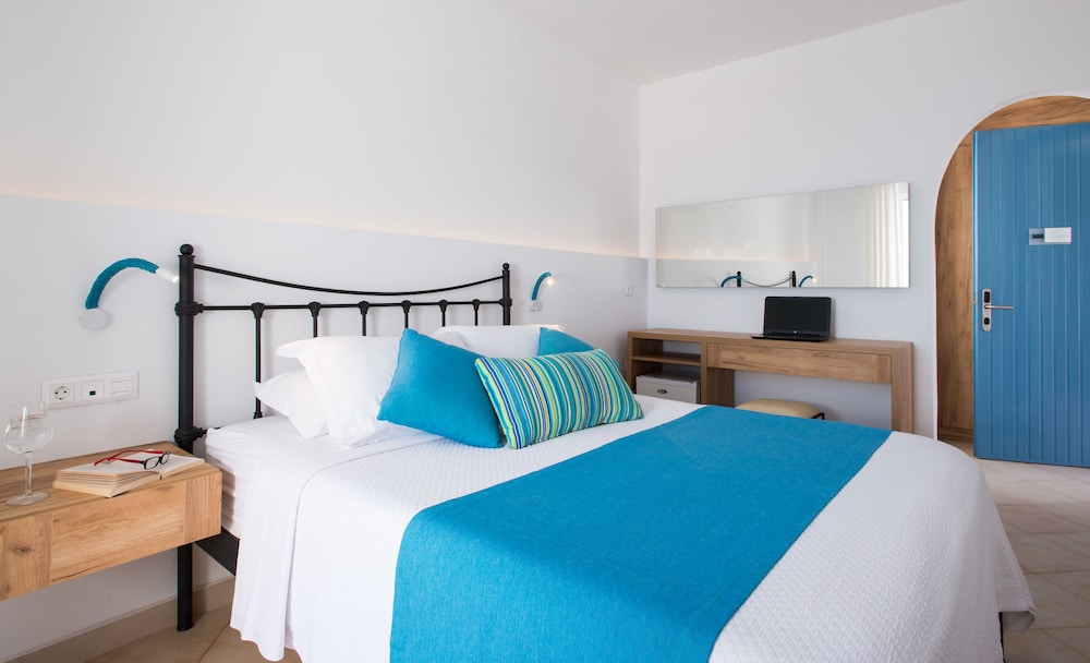 Oasis Beach Hotel Spa 12/76