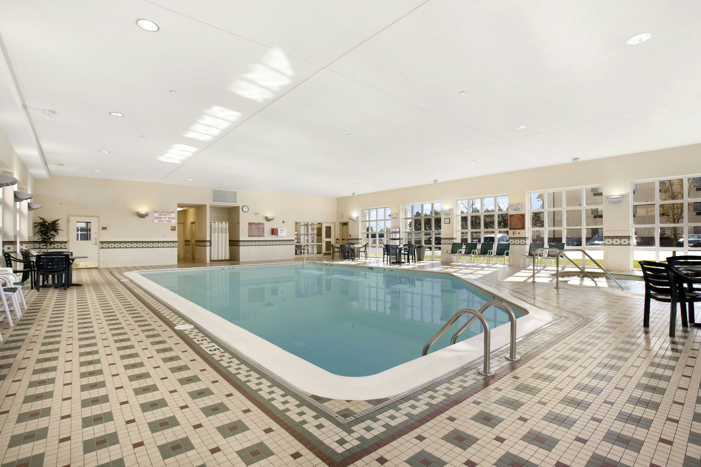 Hampton Inn Suites Providencew 26/42