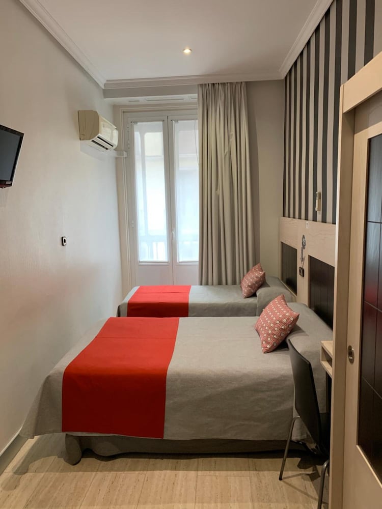 Hostal Castilla I. 18/43
