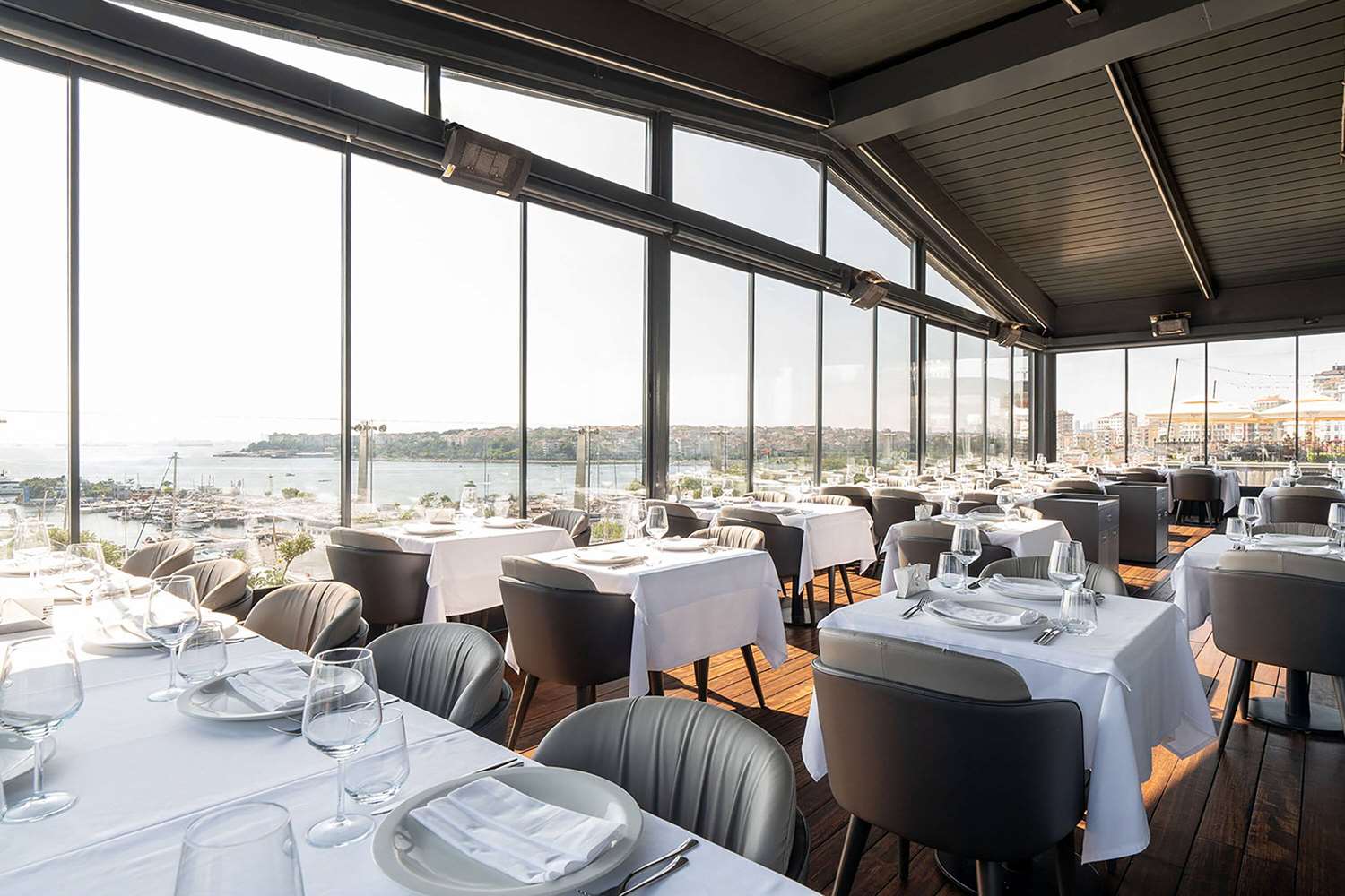 Wyndham Grand Istanbul Kalamis Marina 33/40