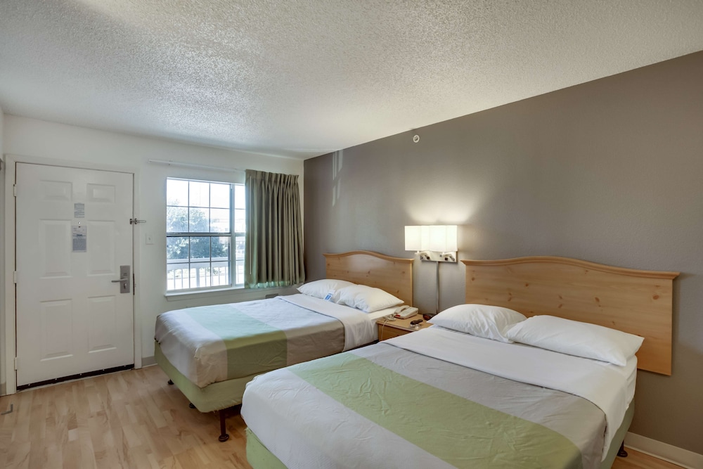 2 Full Beds - ADA/Tub, Non-Smoking