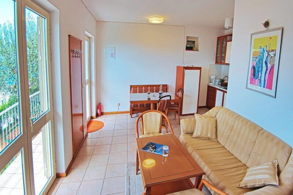 SIPA APARTMENTS 28/50