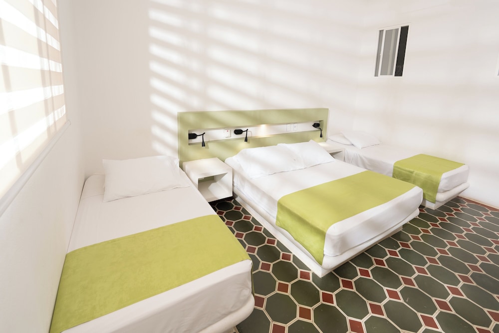 hotel las palmeras 20/50