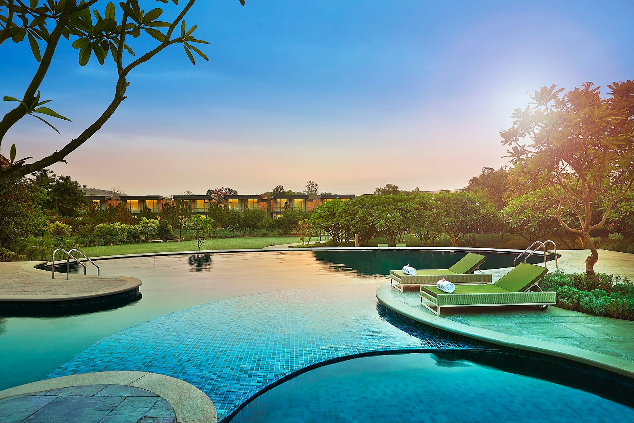 Taj Damdama Lake Resort & Spa, Gurugram 23/27