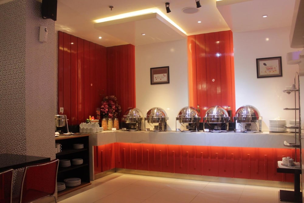 Redstar Hotel 6/39