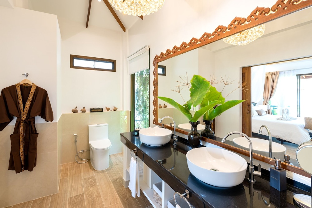 Lanta Palace Resort And Beach Club 50/50