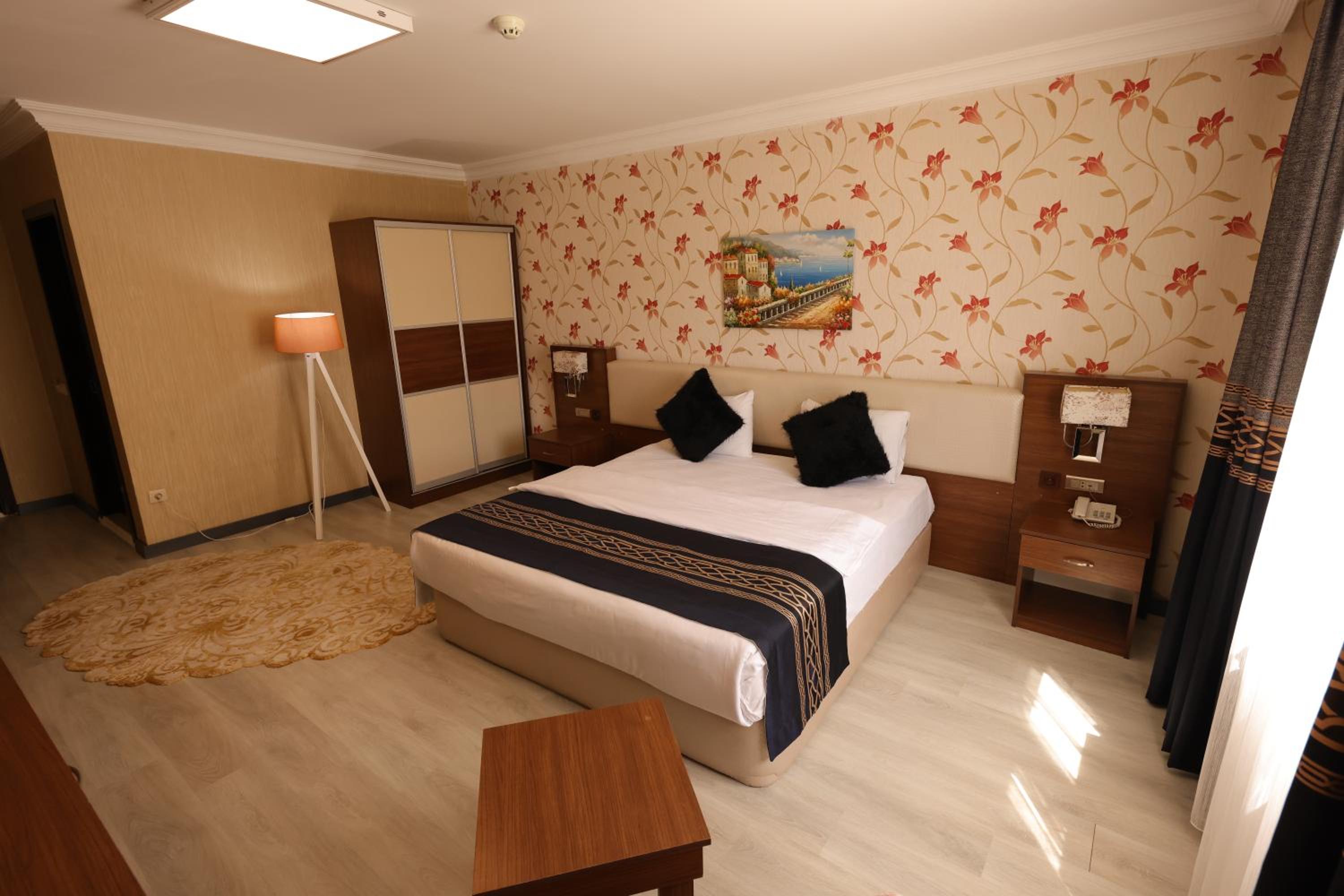 Royal Berk Hotel 4/25