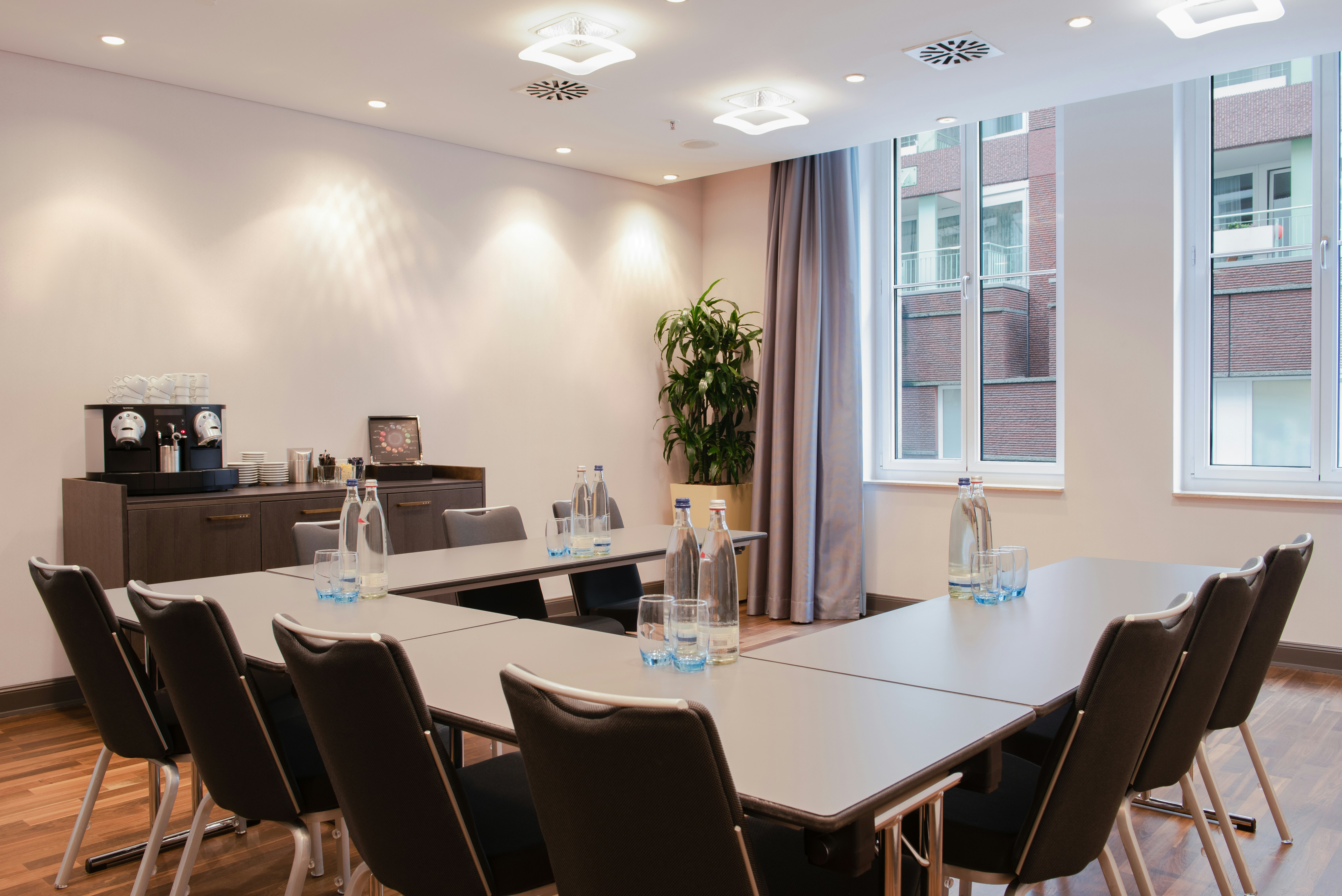 Hilton Cologne Hotel 71/74