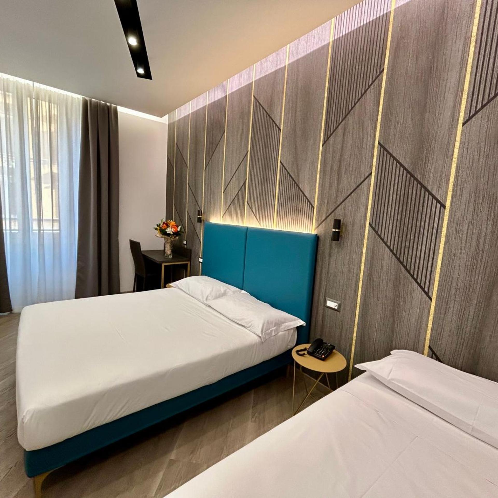 Deluxe, Triple, Single Bed