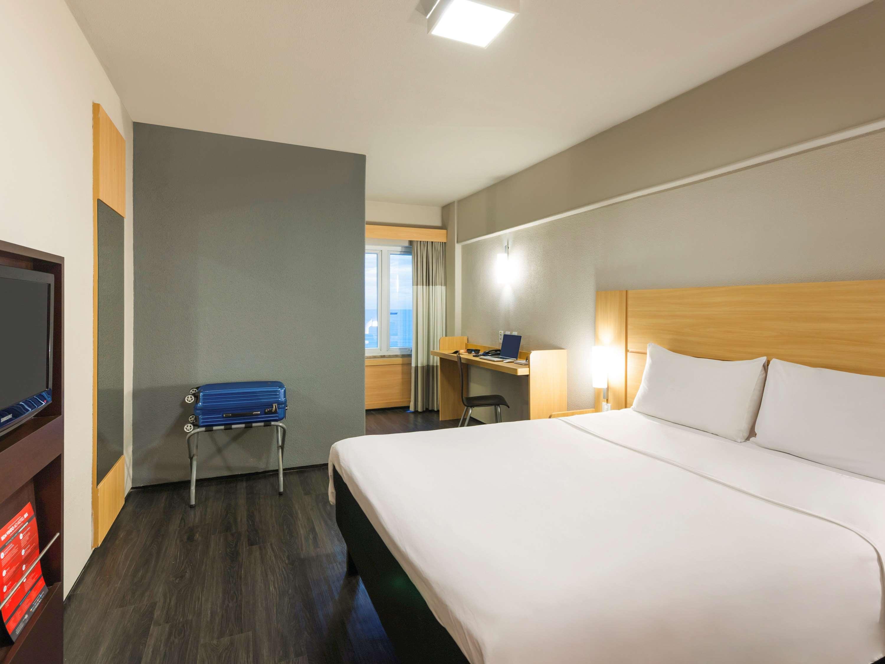 APARTMENT, TRIPLE, SINGLE BED, QUEEN BED