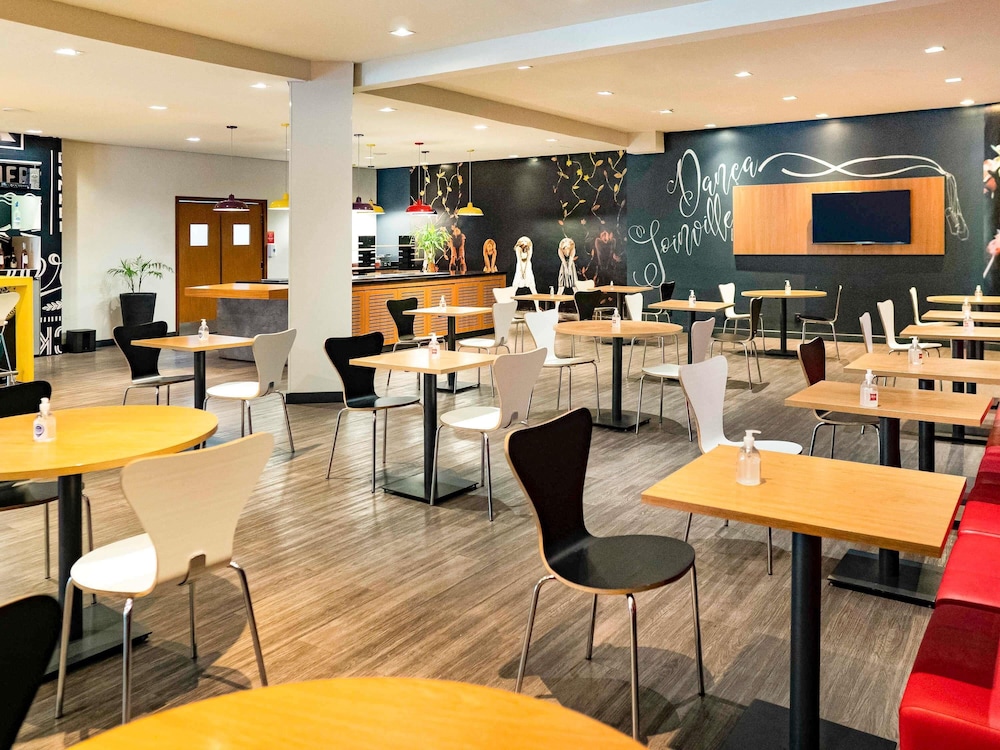 Ibis Joinville 43/58