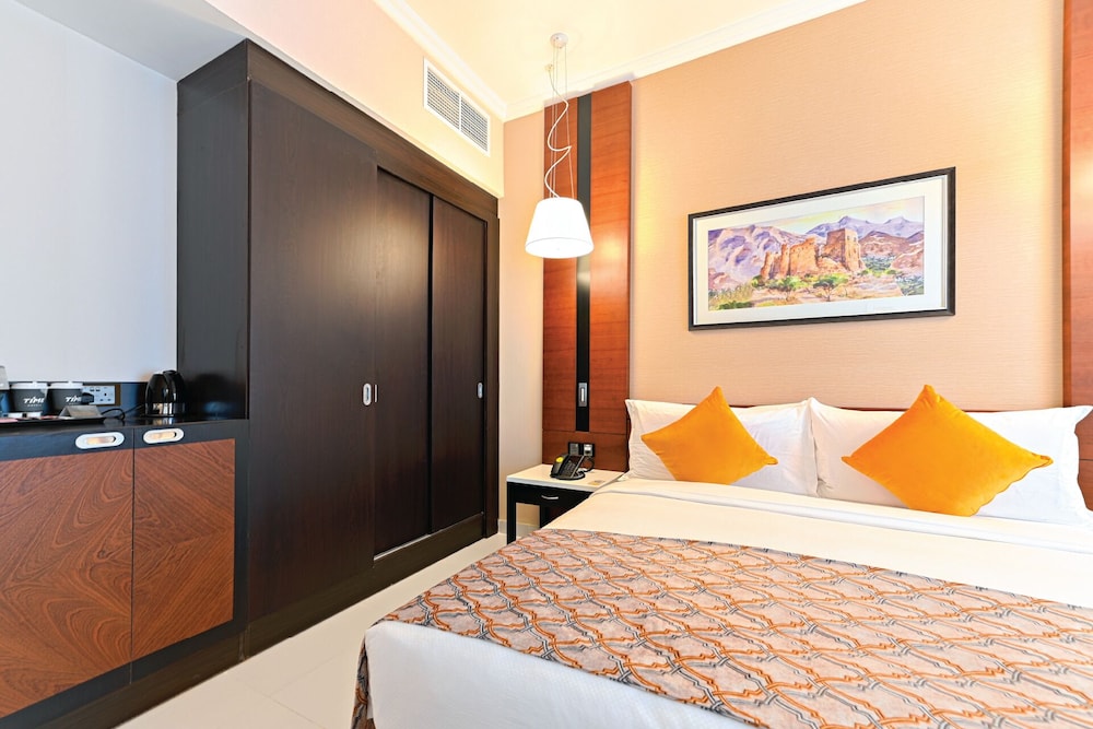 Asma Hotel 8/49
