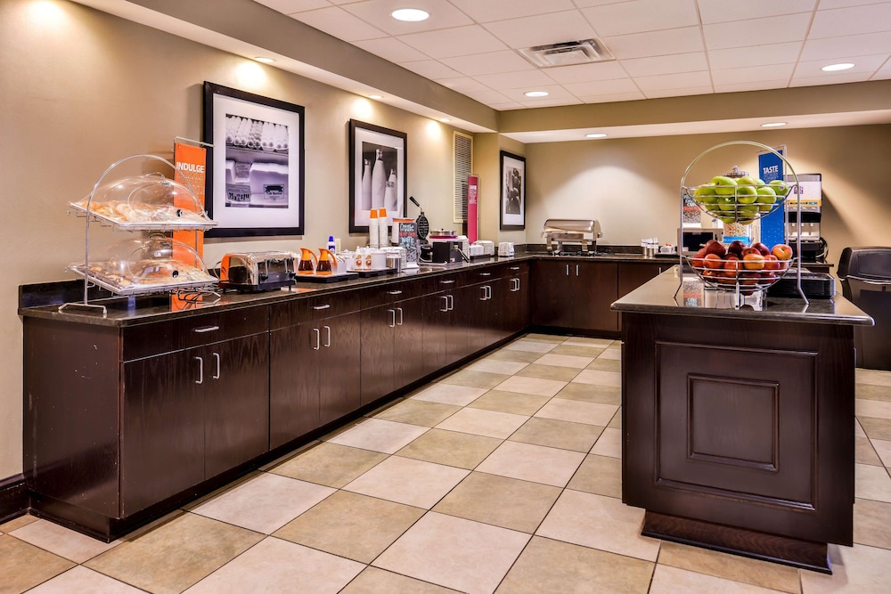 Hampton Inn Gonzales 10/56