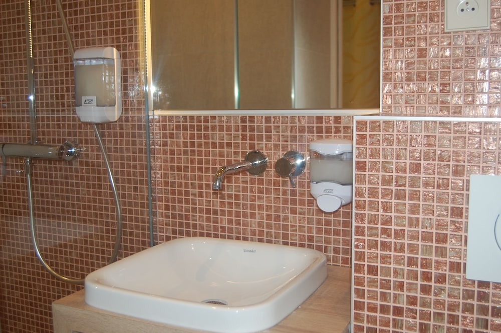 Hotel Jean Bart 25/67
