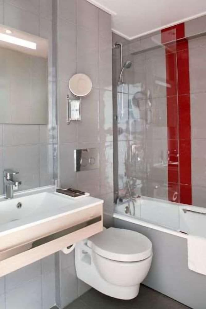 Hotel Paris Bastille 74/75