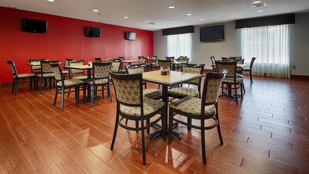 Best Western Plus Goodman Inn & Suites 26/31
