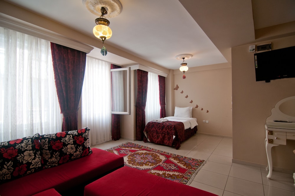 Safran Suites Apart 32/50
