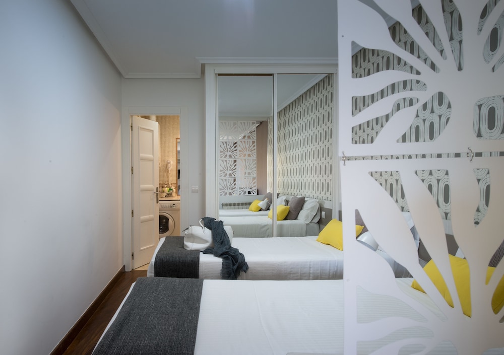 Apartamentos Roisa Centro 38/72