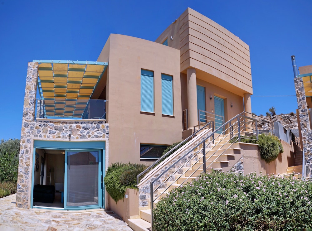 Ouzo Villas photo3