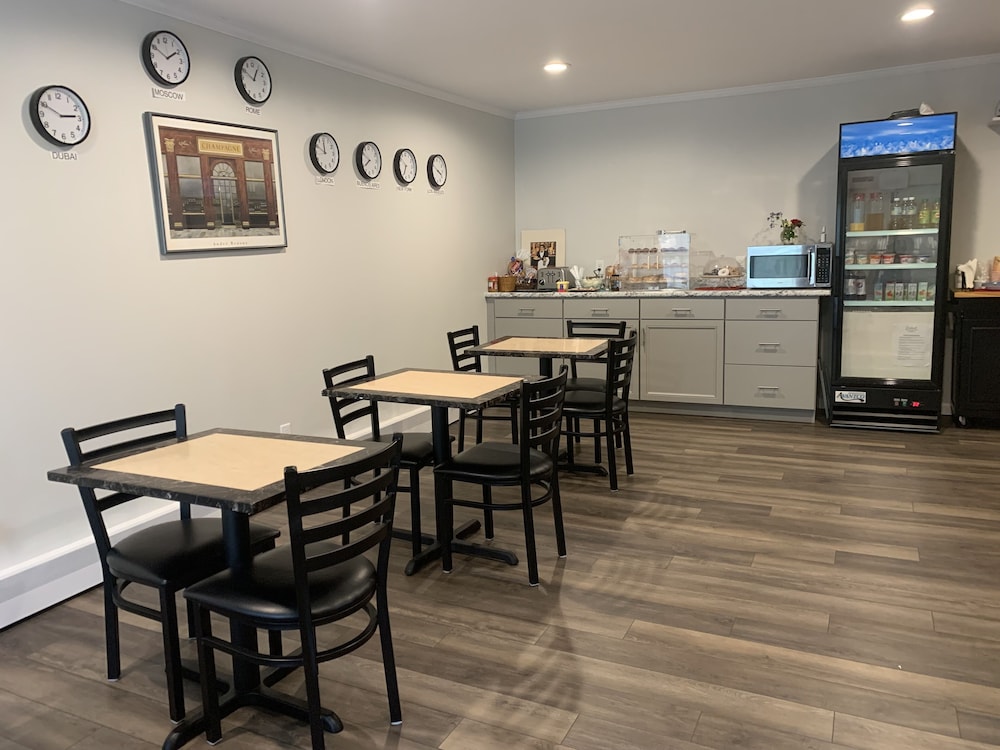 Vinehurst Inn And Suites 48/58