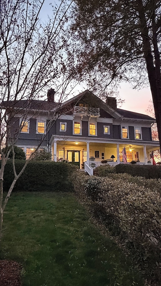 Abbington Green Bed &amp; Breakfast Inn 3/49