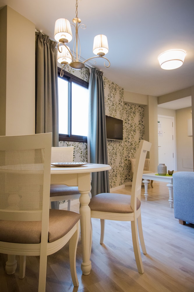 HOLIDAYS2MALAGA SUITES APARTMENTS 31/51
