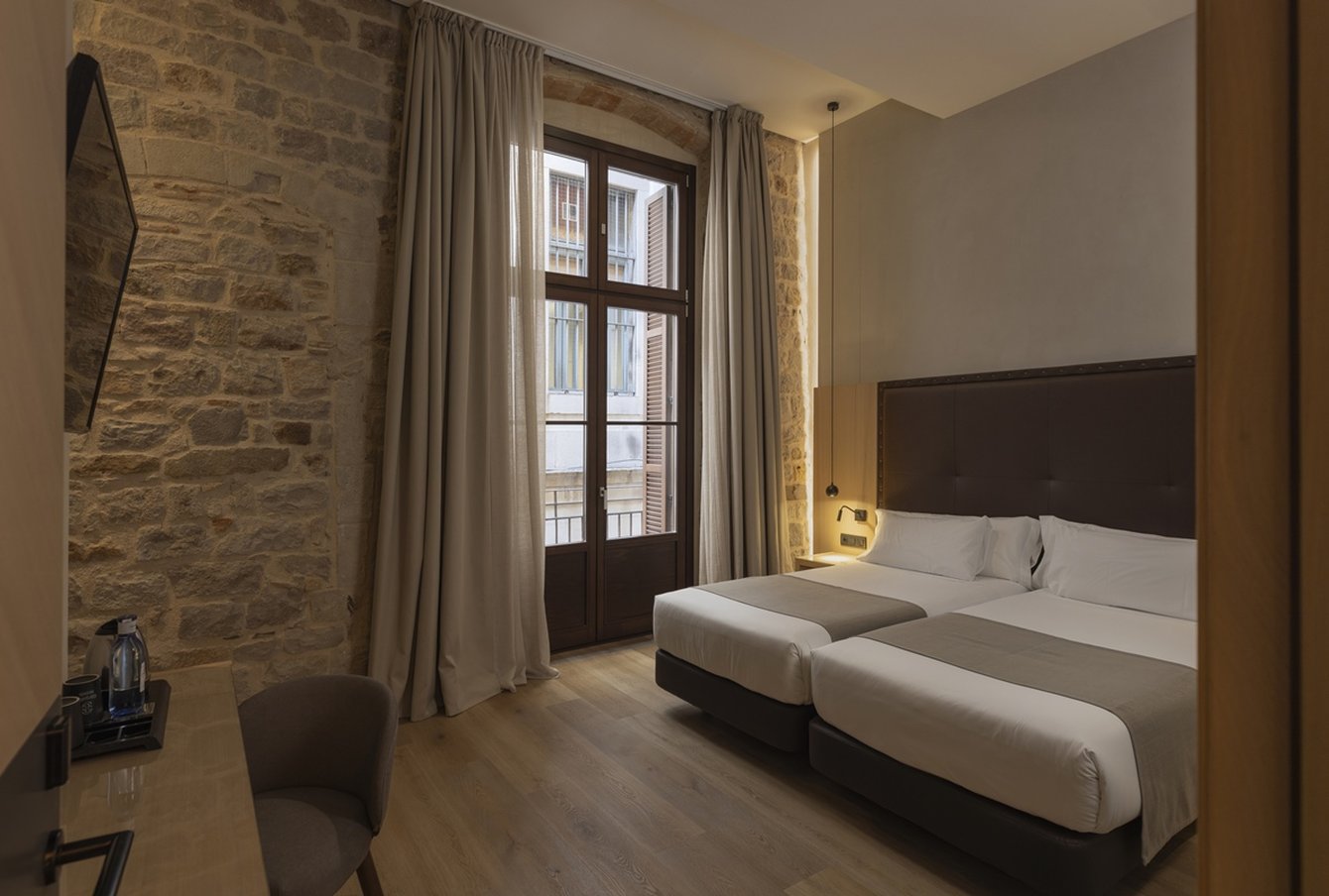 Gran Hotel Barcino 23/76