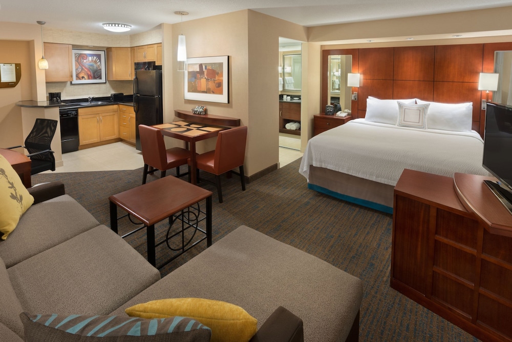 Room at Residence Inn by Marriott Toronto Downtown/Entertainment District, TORONTO