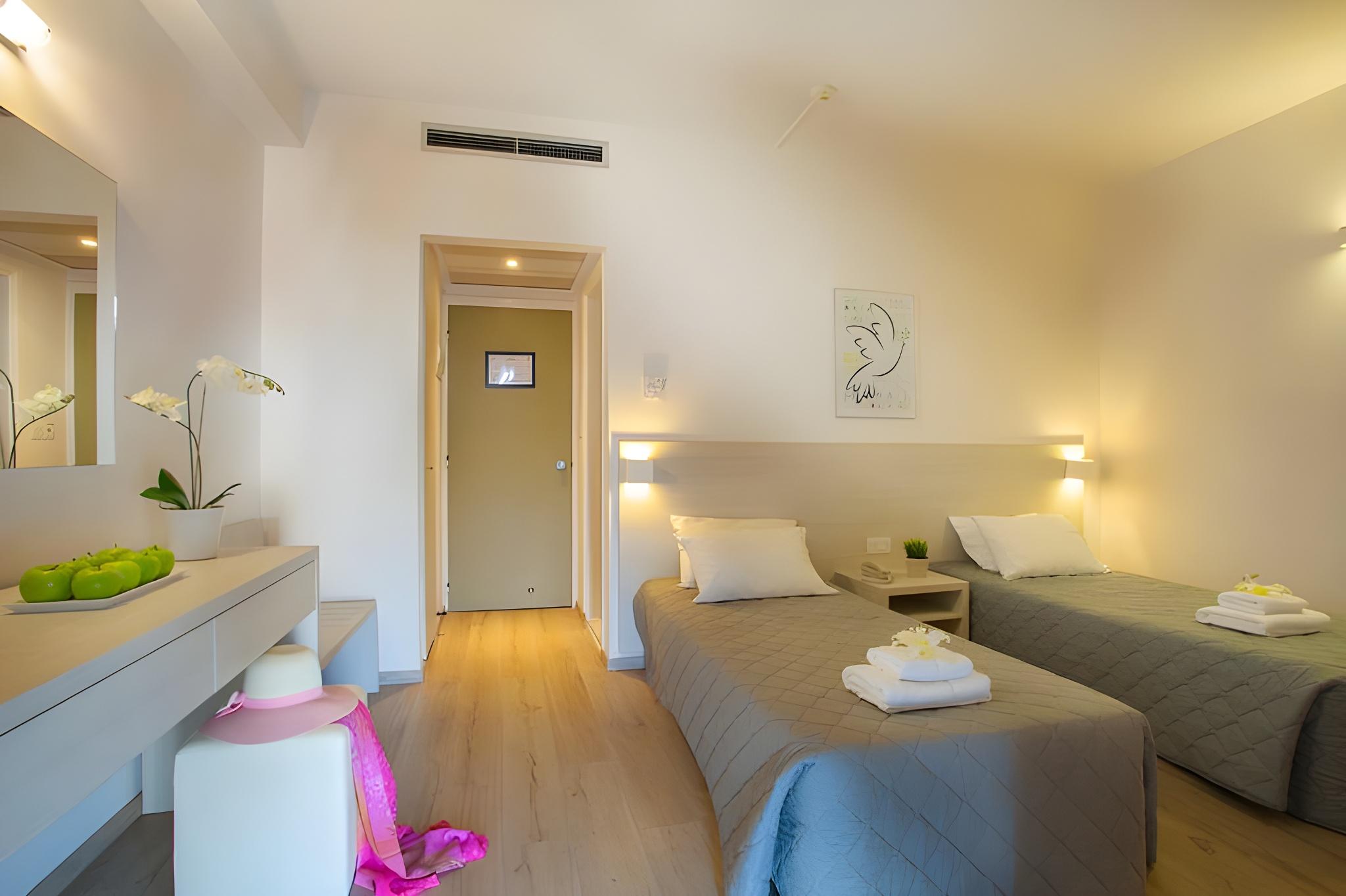 Room, Single, Lateral Side Sea View، Harmony Bay 3/3