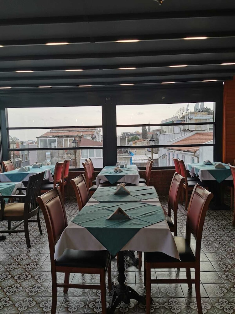 Agora Boutique Hotel & Bistro 26/50
