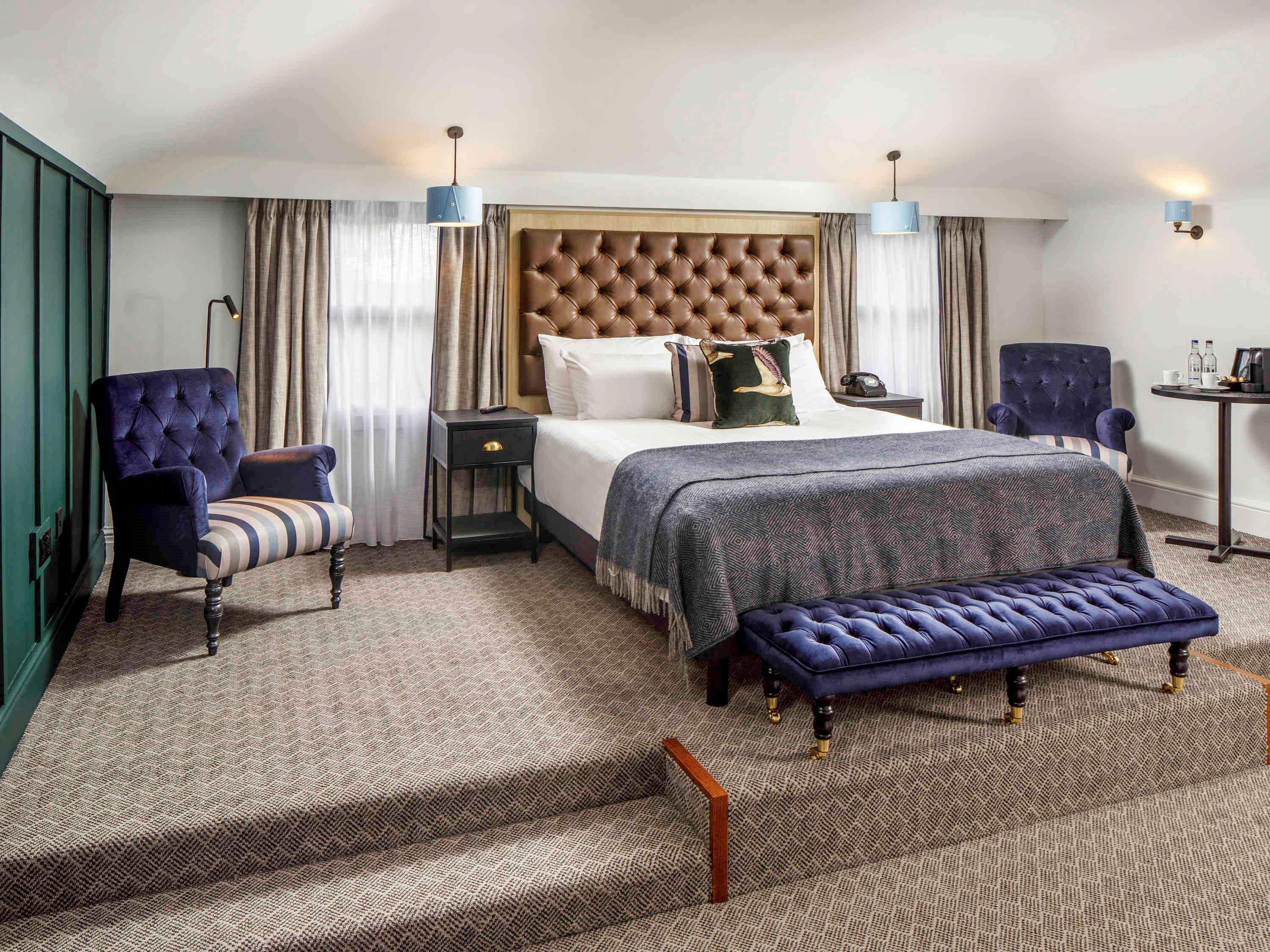 PRIVILEGE, DOUBLE BED