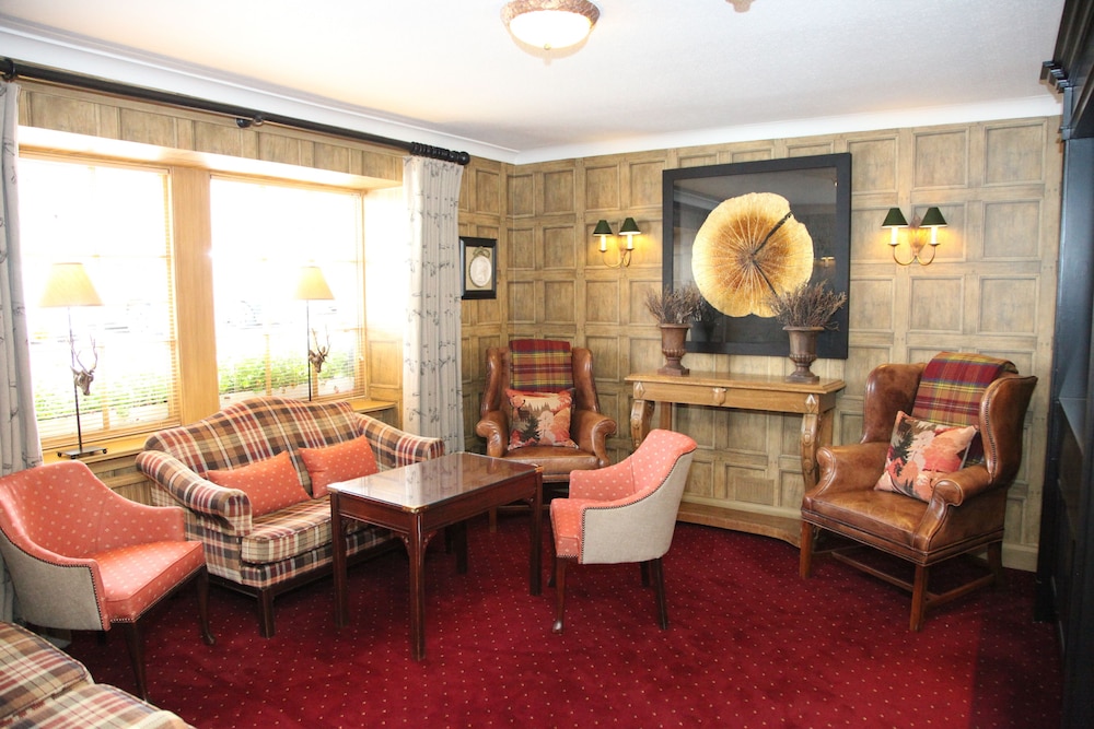 Burts Hotel 32/41
