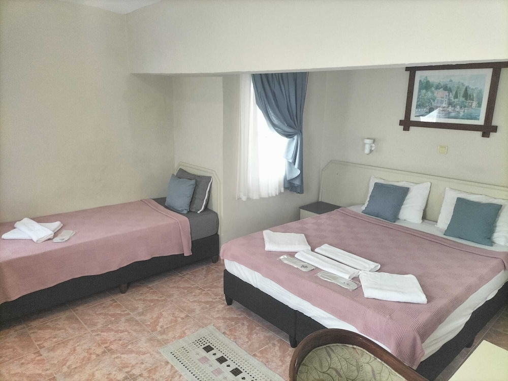 HOTEL LETOON 9/50