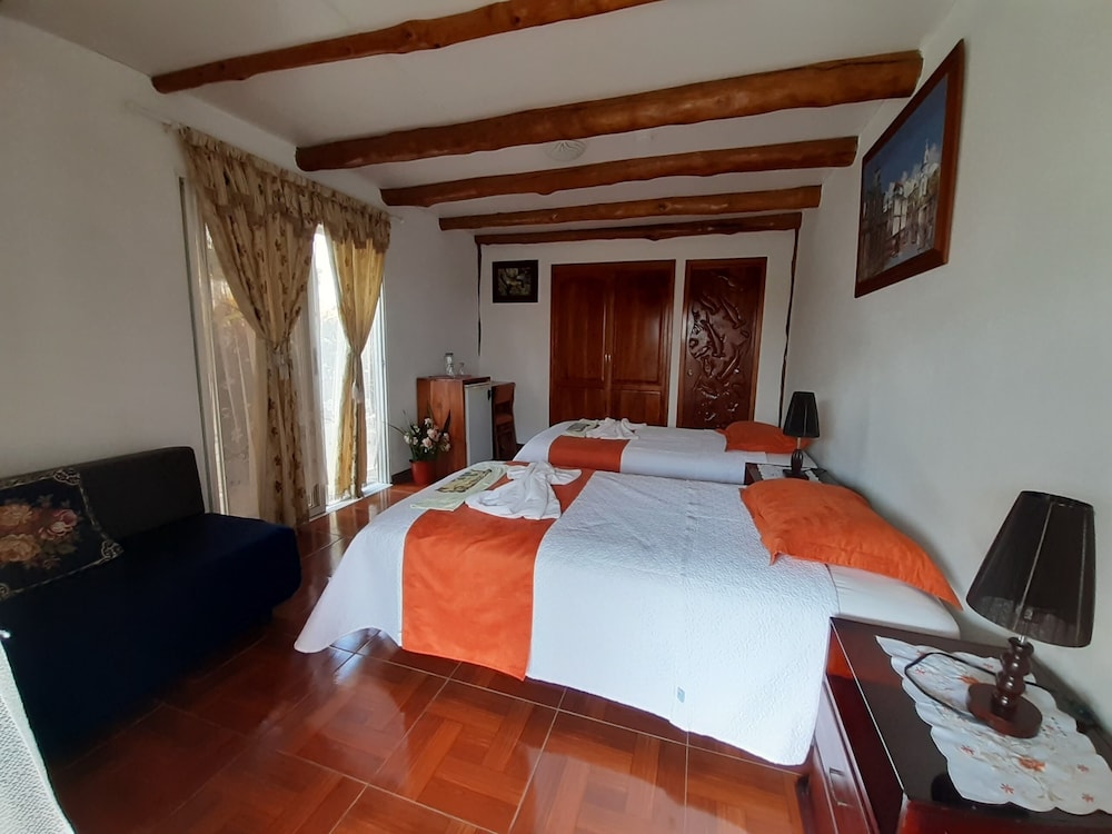 Suymar Ecolodge Galapagos 7/75