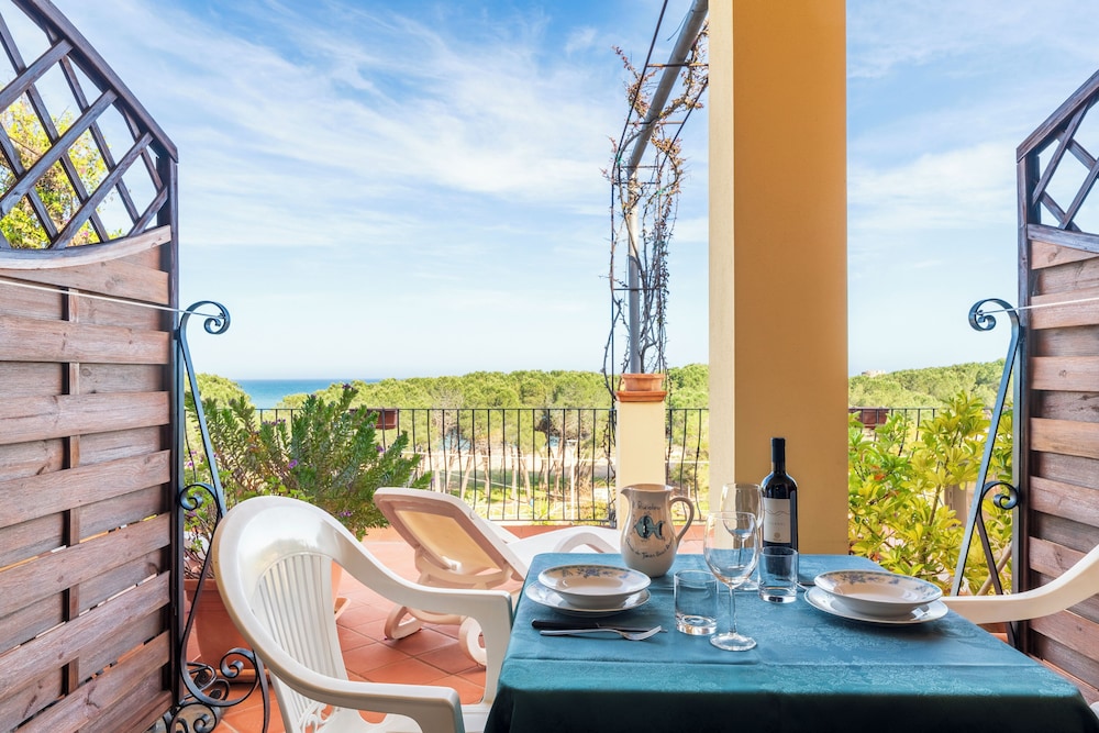 Aparthotel Domus De Janas Sul Mare 20/50