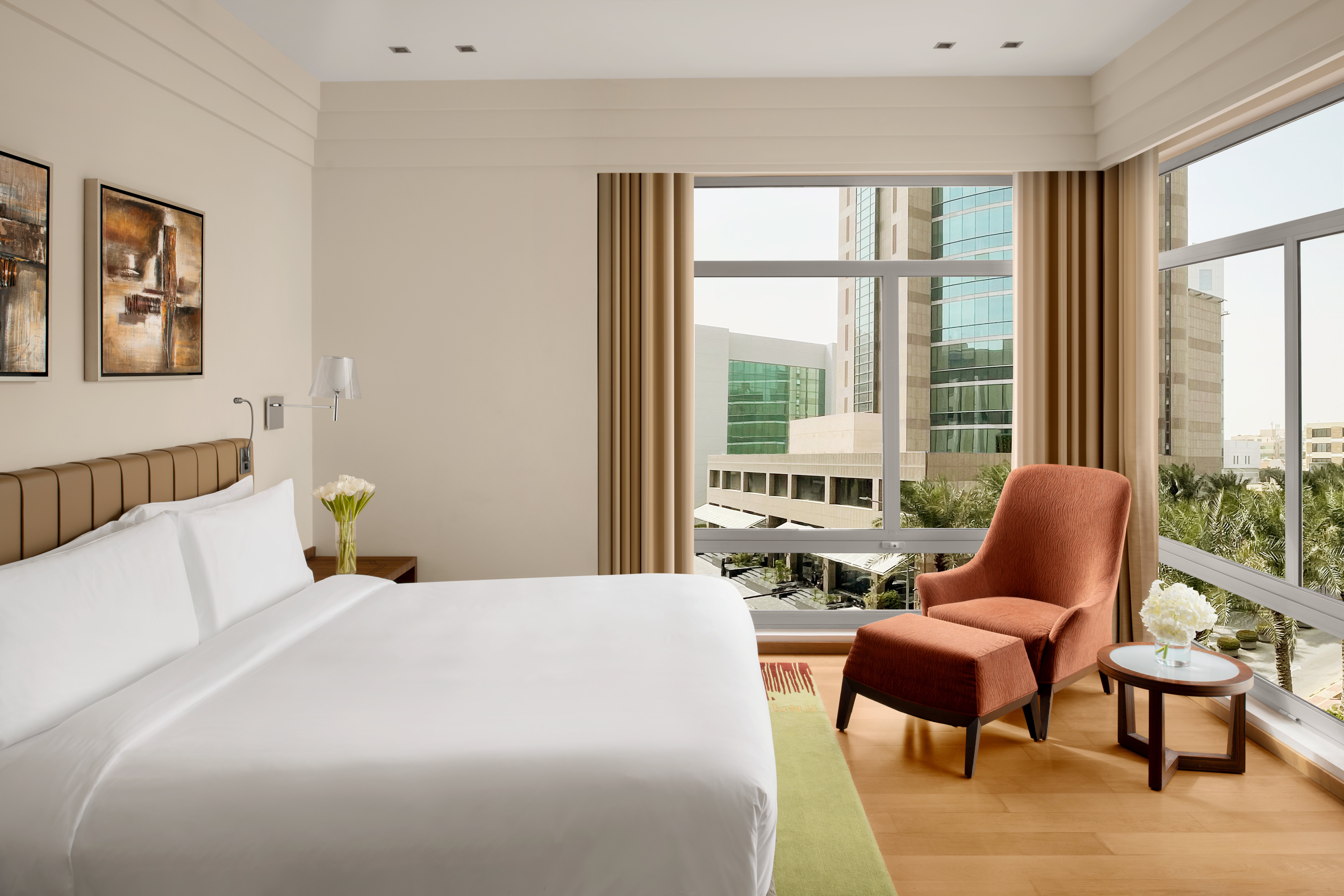 1 BEDROOM, SUITE