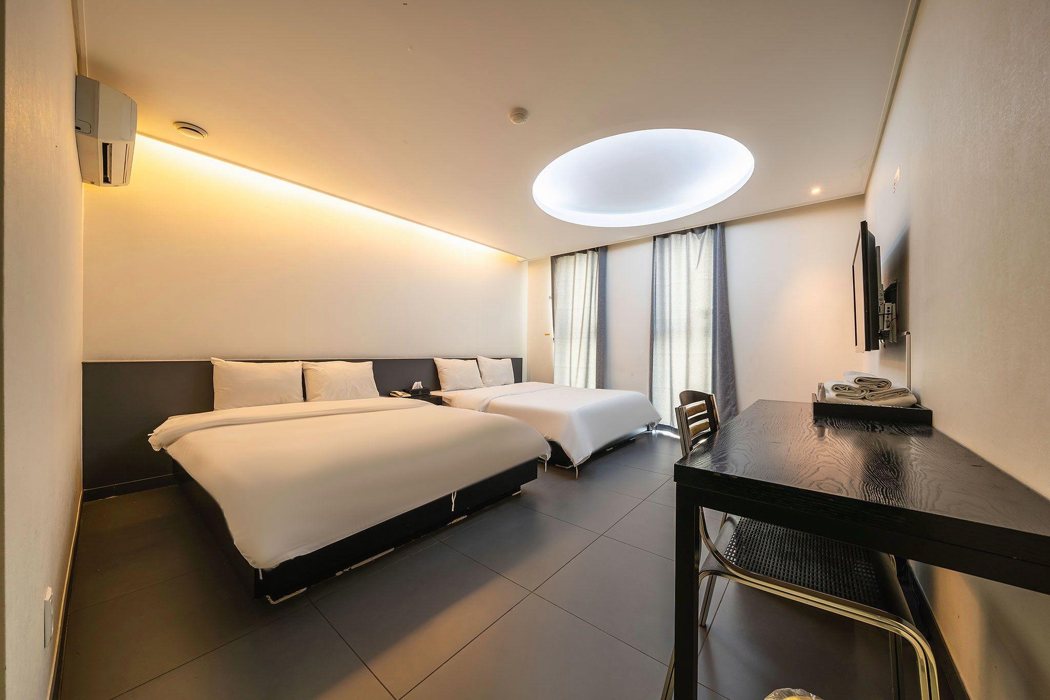 G Tourist Hotel 52/53