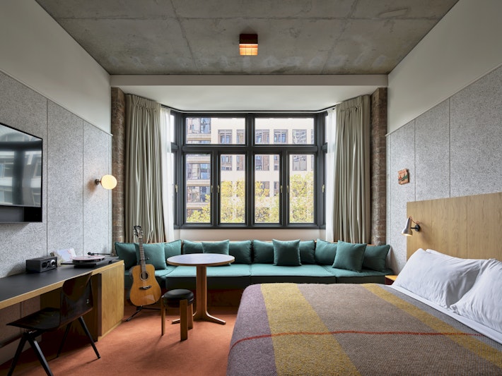 Ace Hotel Sydney 4/6