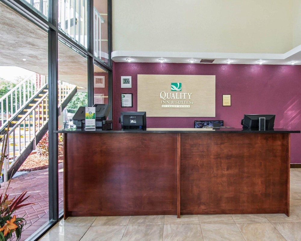 Quality Inn & Suites At Tropicana Field 9/39
