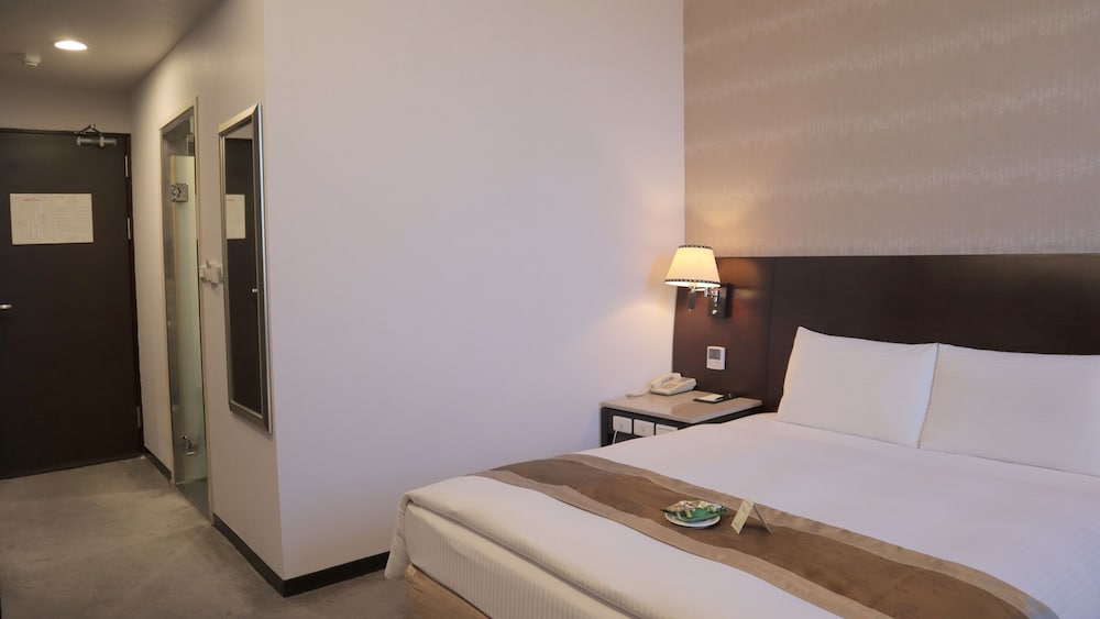 DELUXE, DOUBLE BED