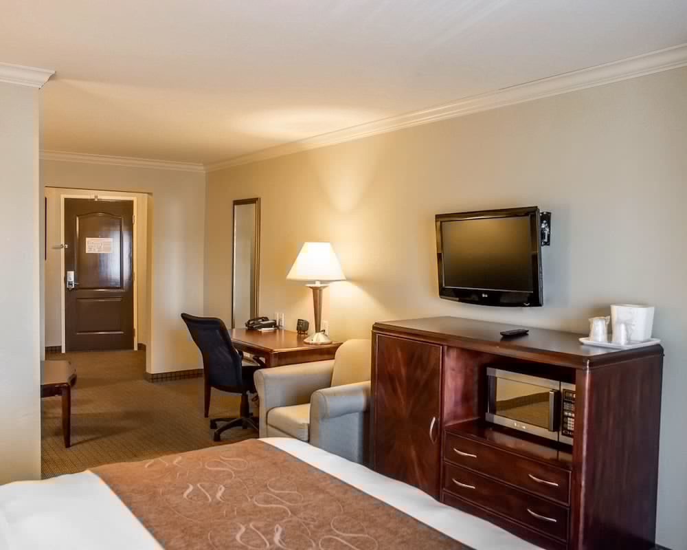 Spark by Hilton Cincinnati Fairfield 20/42