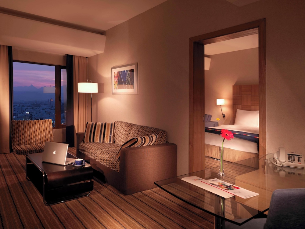 Golden Tulip Muscat 19/50