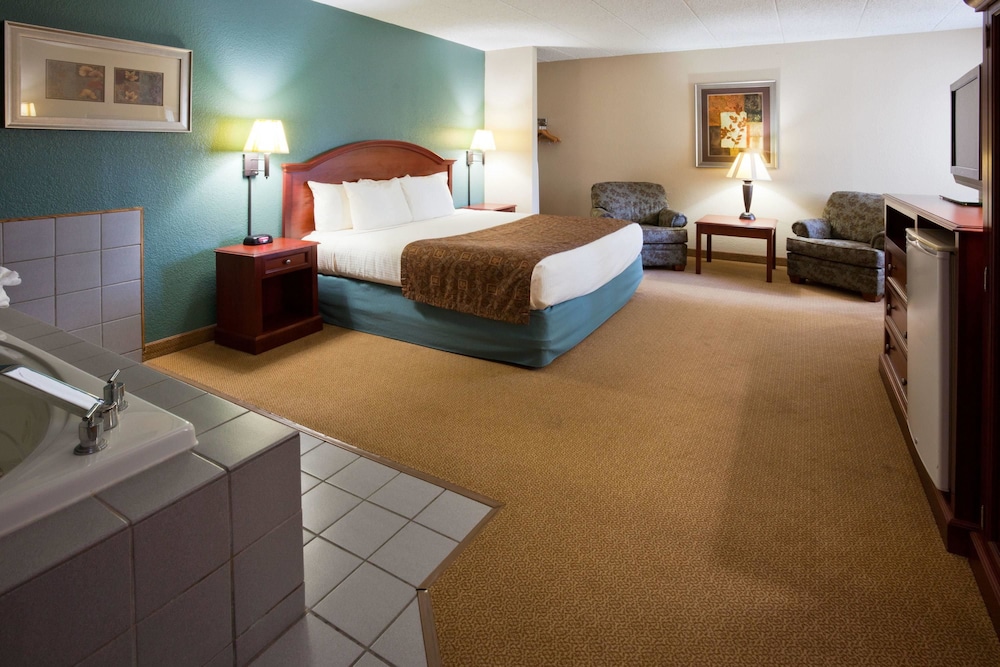 AmericInn by Wyndham Chippewa Falls 19/44