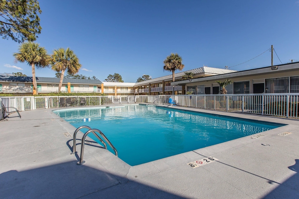 Econo Lodge Thomasville 37/64