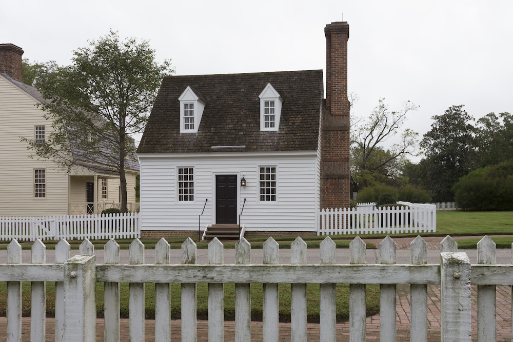 The Colonial Houses - A Colonial Williamsburg Hotel 3/66