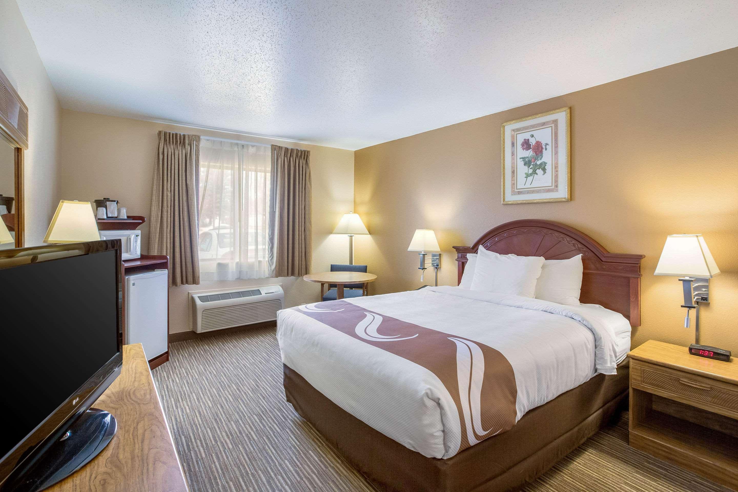 Room, Queen Bed, Accessible