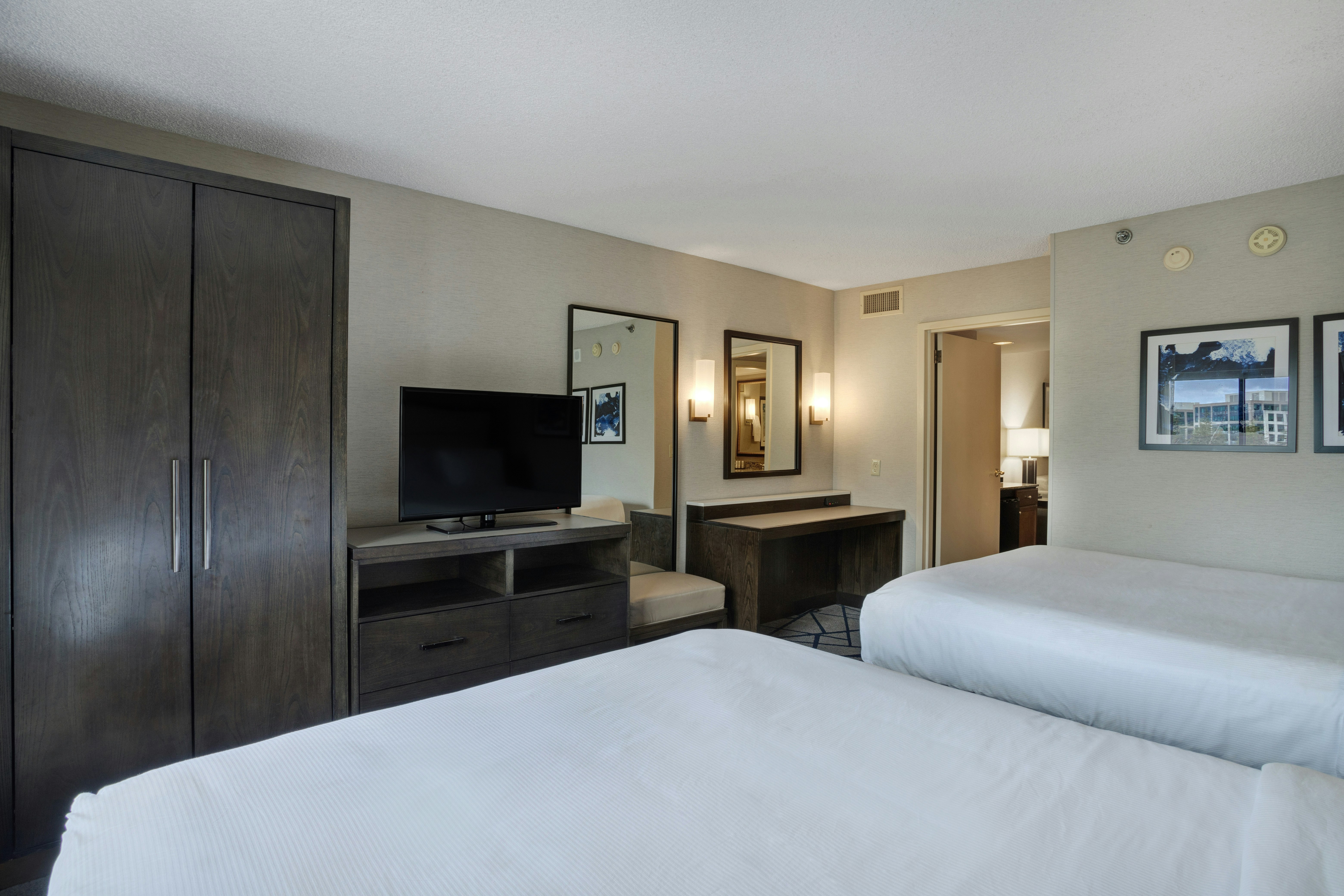 جناح بسريرين كوين لذوي الإعاقة، Embassy Suites by Hilton Seattle Bellevue 2/6
