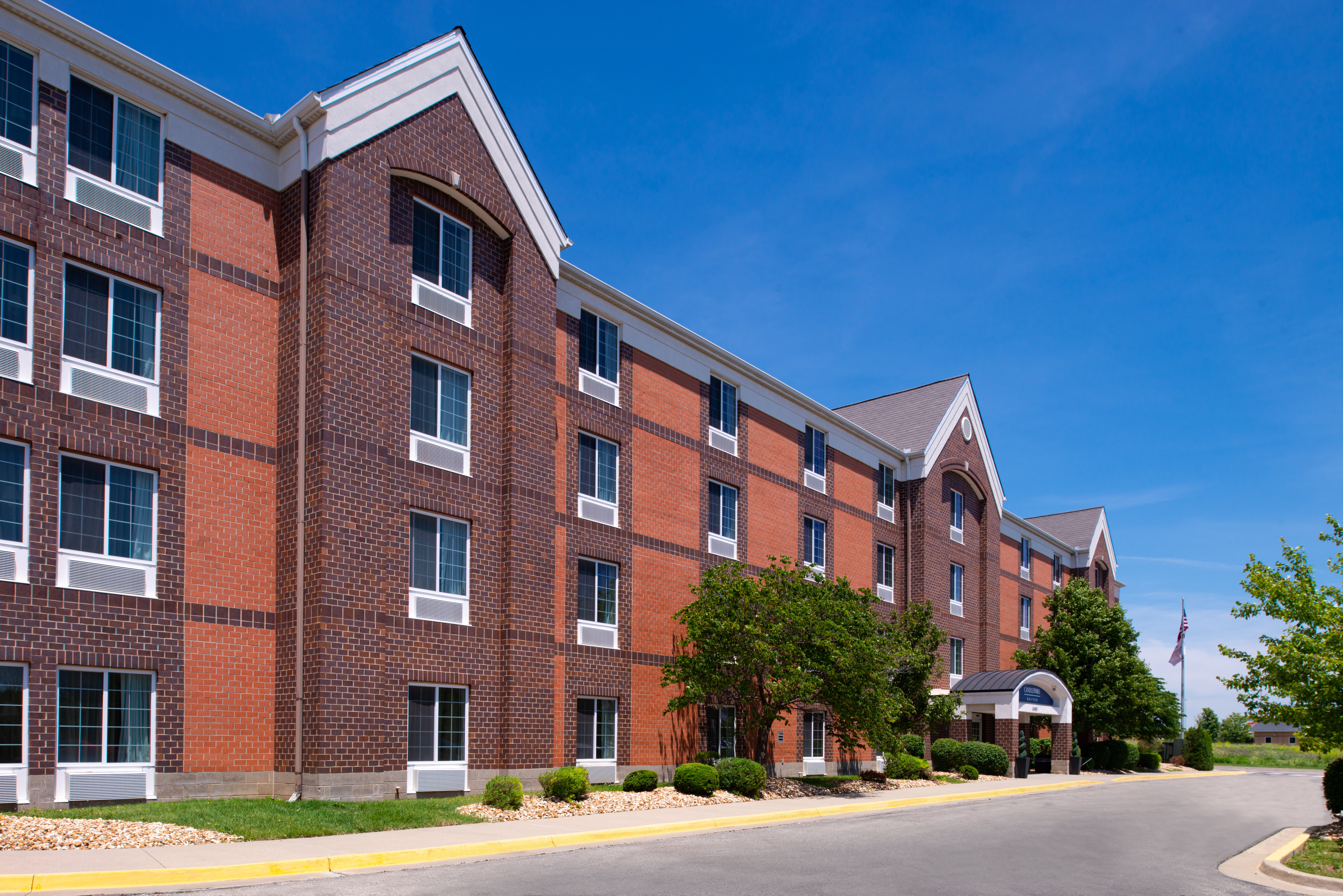 CANDLEWOOD SUITES OLATHE 52/56
