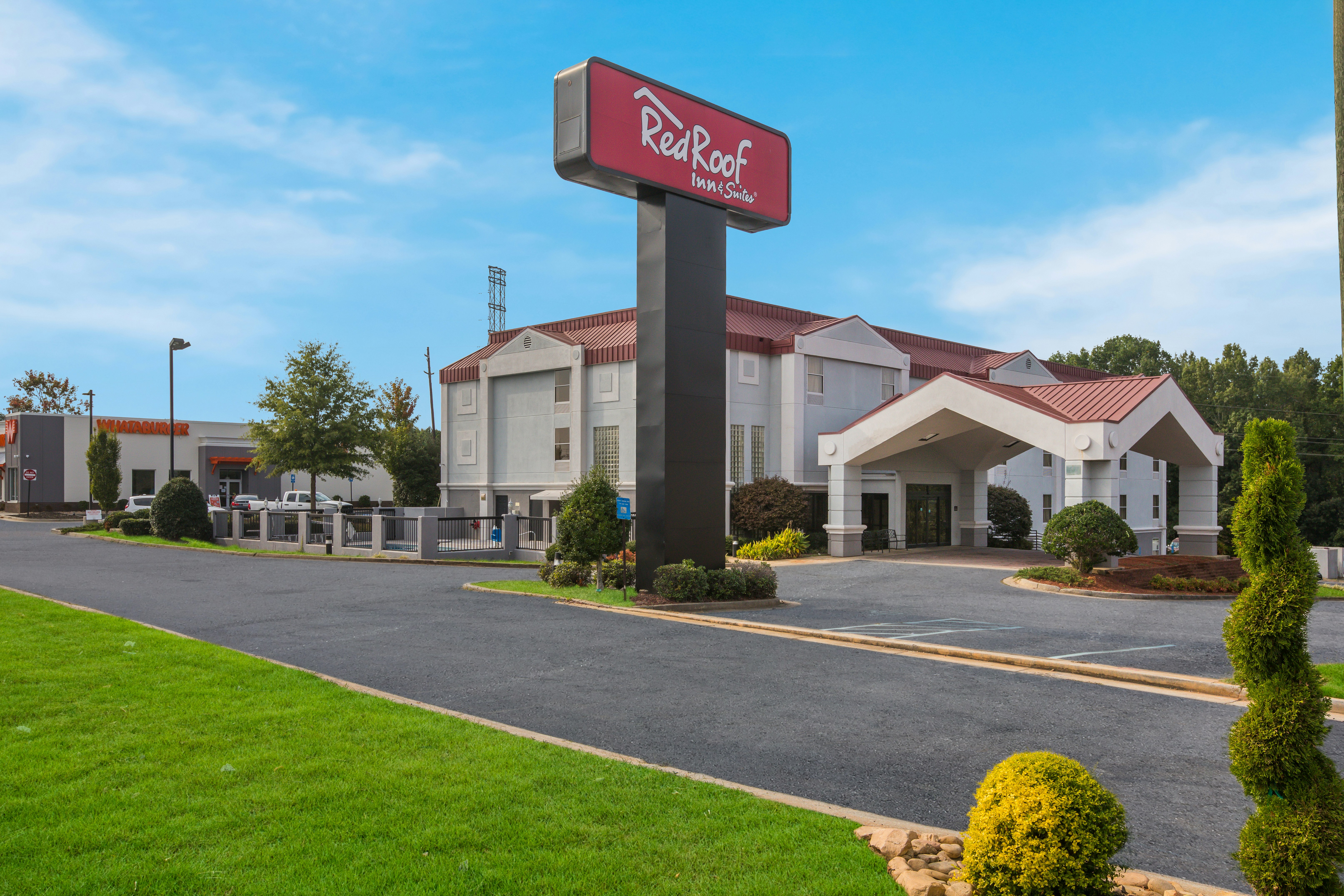 Red Roof Inn & Suites Newnan 28/35